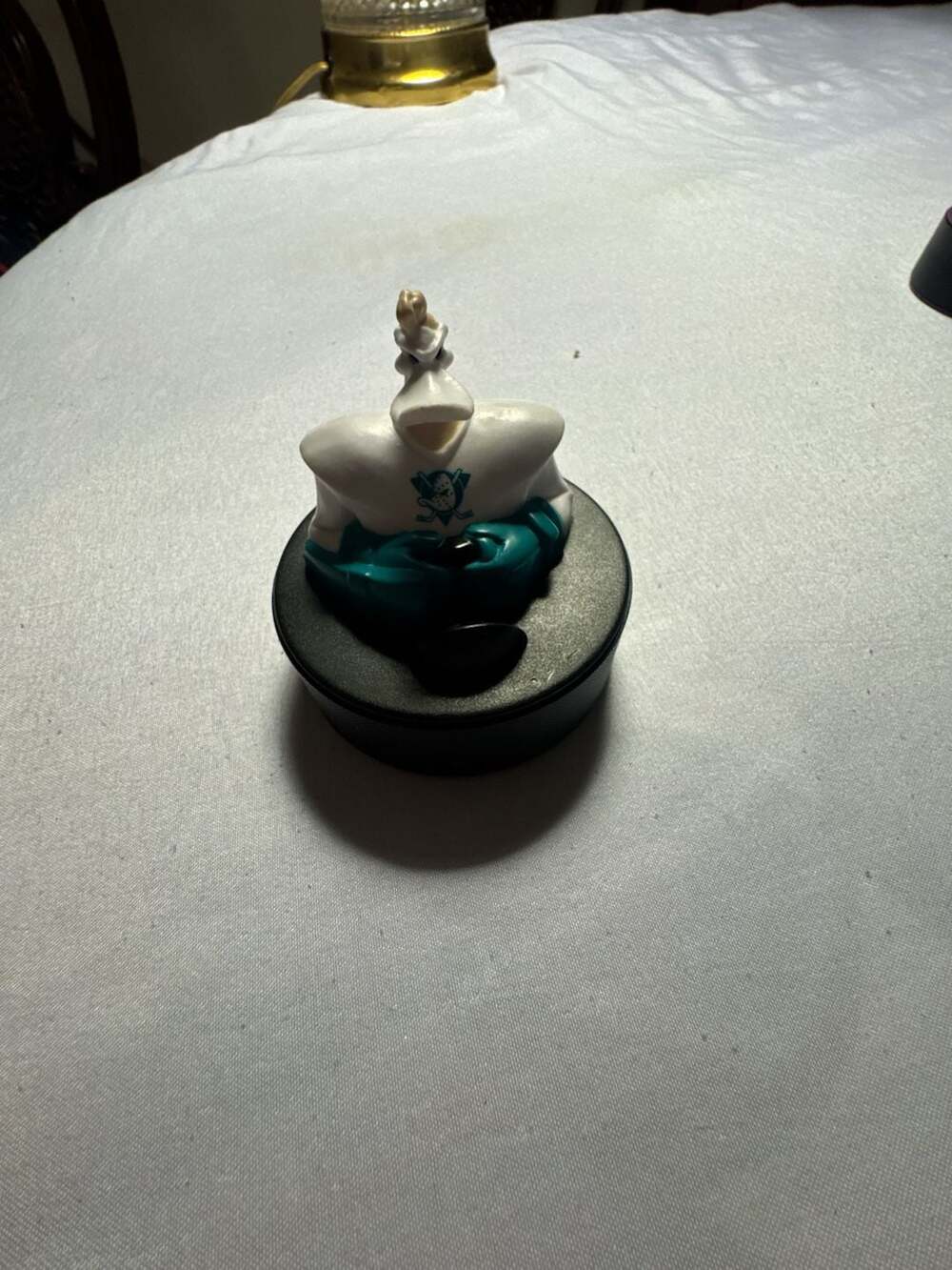Vintage 1997 Disney Mighty Ducks Wild Wing Hockey Puck Toy Slider McDonald's Toy